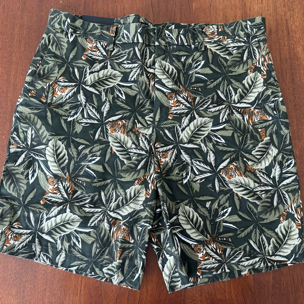 NWT Banana Republic 9” Aiden Short jungle tiger print cotton & spandex blend 36